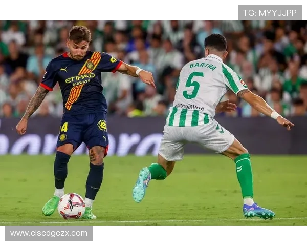 伊斯科回归贝蒂斯首训 备战欧战布拉加 伊斯科回归贝蒂斯首训 备战欧战布拉加